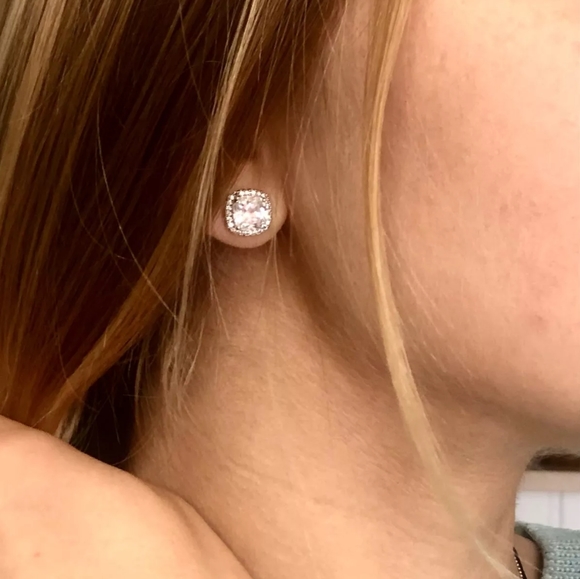 New Sparkling Silver Square Zirconia Earrings - Picture 7 of 8
